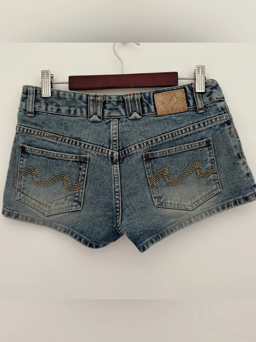 Y2K Billabong Women's Light Blue Denim Shortie Shorts beach pool travel school